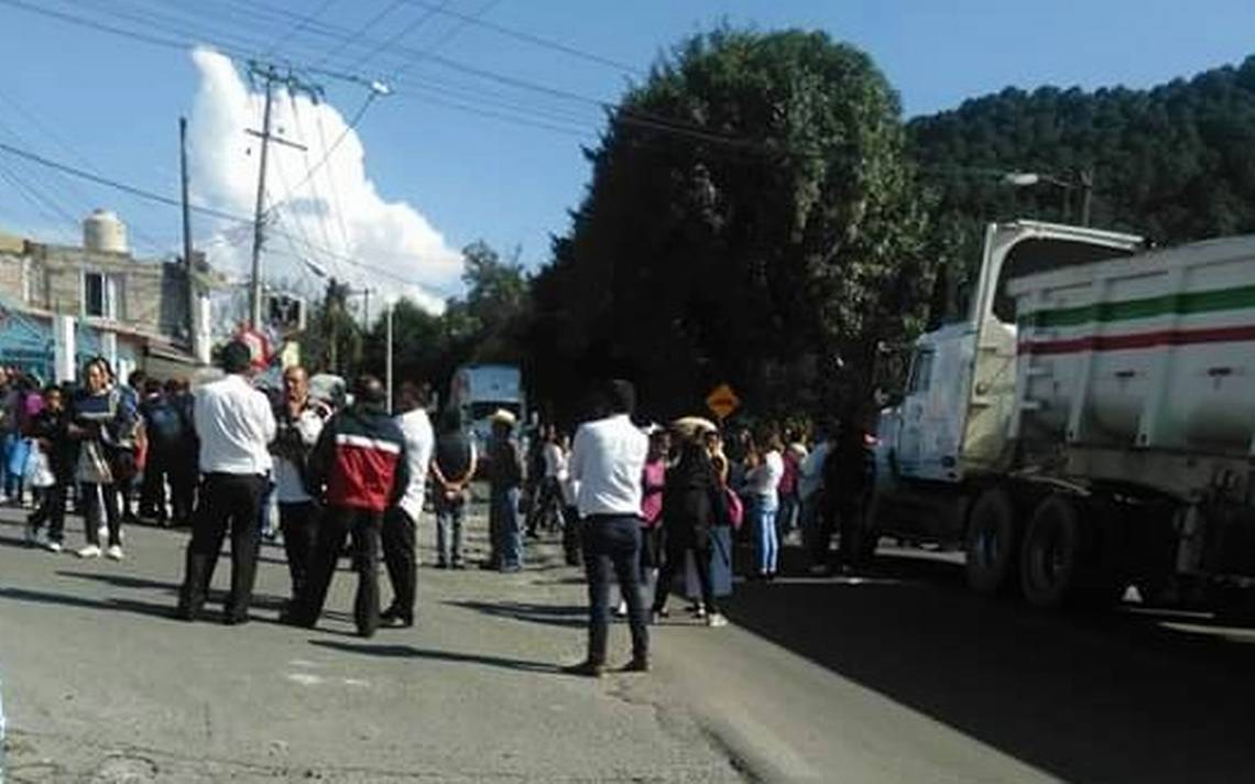 Pobladores de San Pedro Zictepec cierran la Tenancingo-Toluca por presuntos desacuerdos con la CFE - El Sol de Toluca