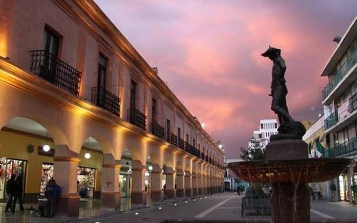 Se preparan comerciantes de Toluca para abrir las 24 horas del día - El