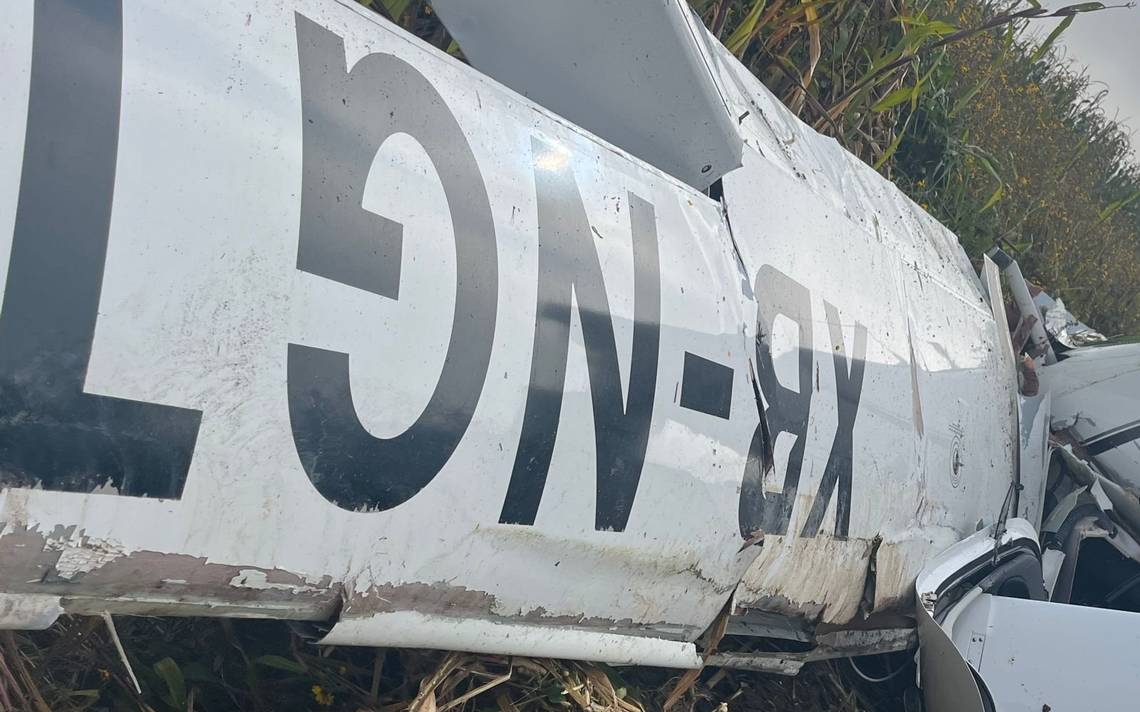 Desplome de avioneta cerca del Aeropuerto de Toluca deja tres muertos